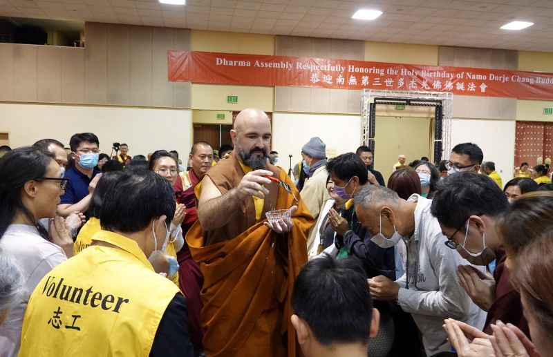 南無羌佛佛誕法會 全球過千信眾南加沐佛恩迎經藏【维加斯新闻网/新闻报讯】-图片5